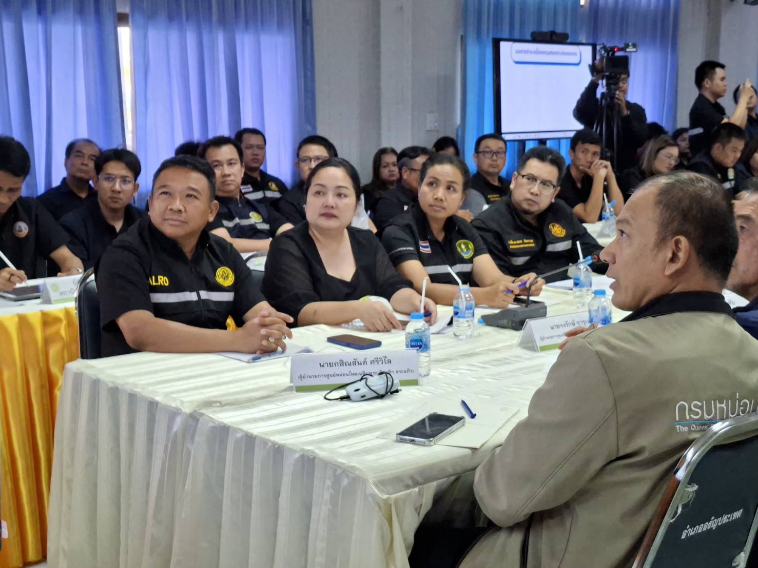 title - ส.ป.ก. ร่วมติดตามรองนายกรัฐมนตรี และรัฐมนตรีว่าการกระทรวงเกษตรและสหกรณ์ (ร้อยเอก ธรรมนัส พรหมเผ่า)  ในการประชุมติดตามความคืบหน้า และรับฟังปัญหาเพื่อกำหนดแนวทางแก้ไขปัญหาโครงการโคบาลบูรพา